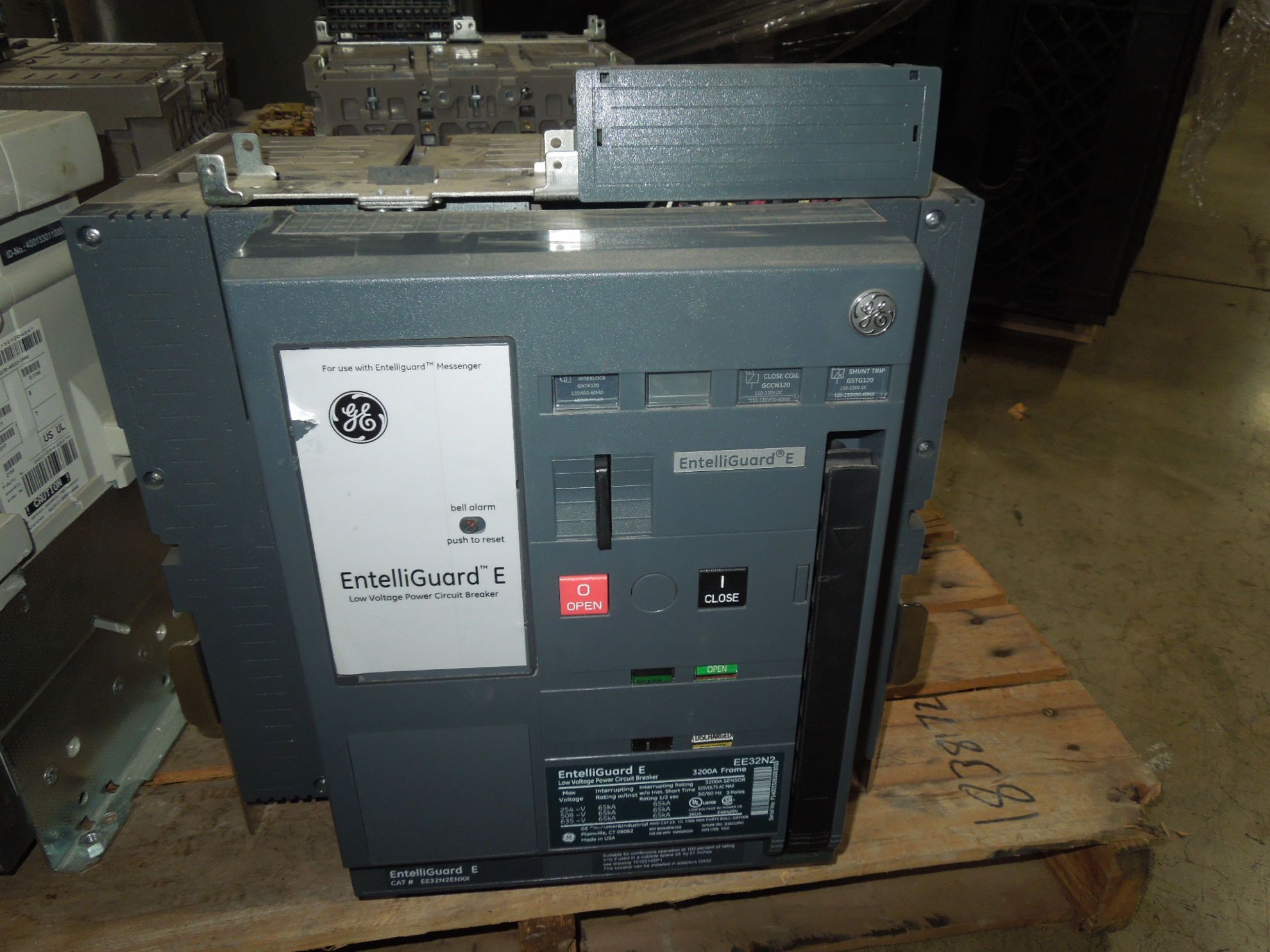 ABB Inc. (ex-GE Industrial Solutions) EntelliGuard E LV power circuit breaker (Entellisys-only) — LV breaker (ACB)