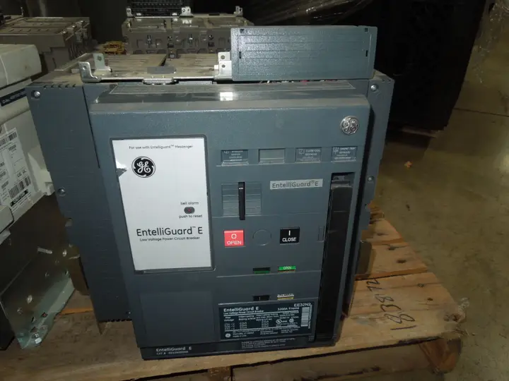 ABB (GE heritage) EntelliGuard E LV power circuit breaker (Entellisys-only) — switchgear